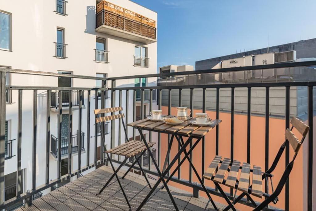 Modern Riverside Apartment With Free Parking Space Stettin Eksteriør billede