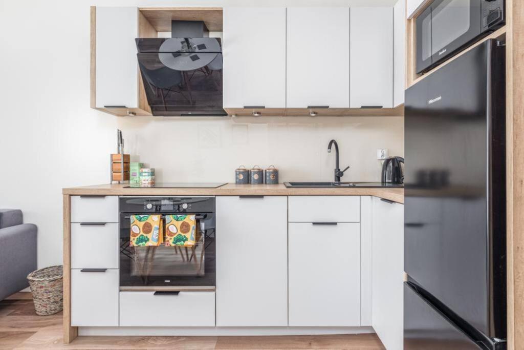 Modern Riverside Apartment With Free Parking Space Stettin Eksteriør billede