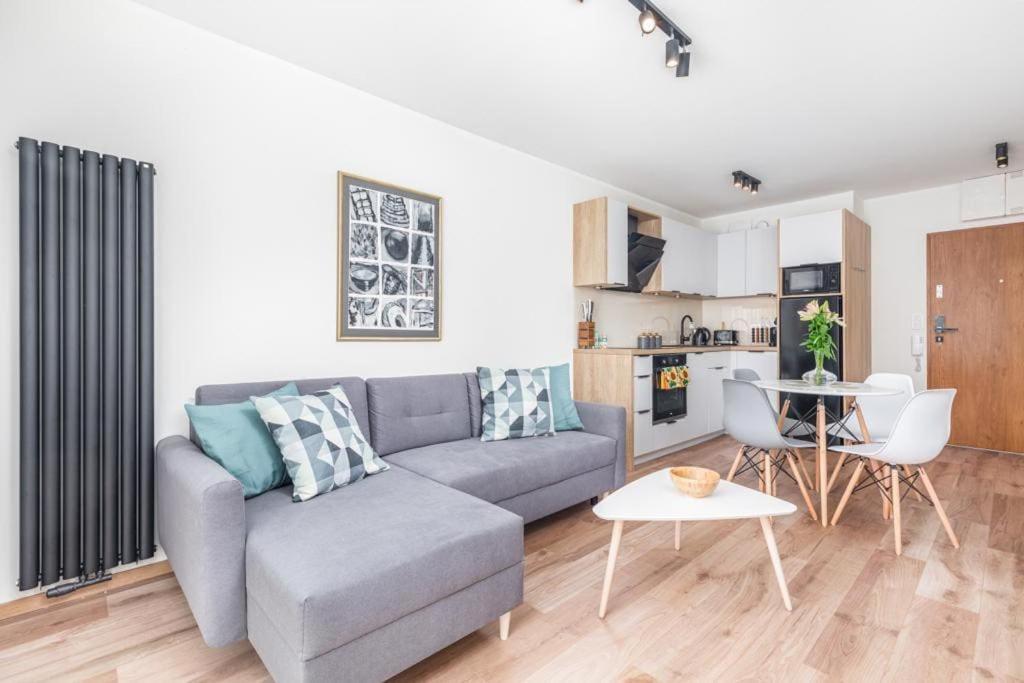 Modern Riverside Apartment With Free Parking Space Stettin Eksteriør billede