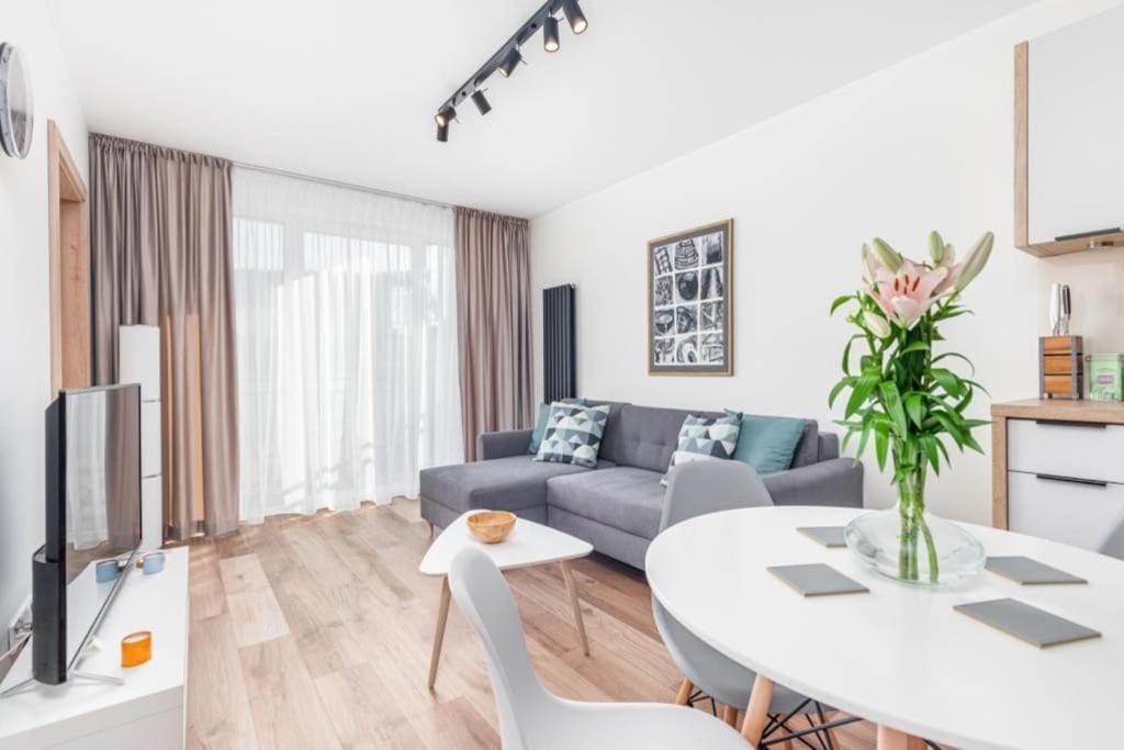 Modern Riverside Apartment With Free Parking Space Stettin Eksteriør billede